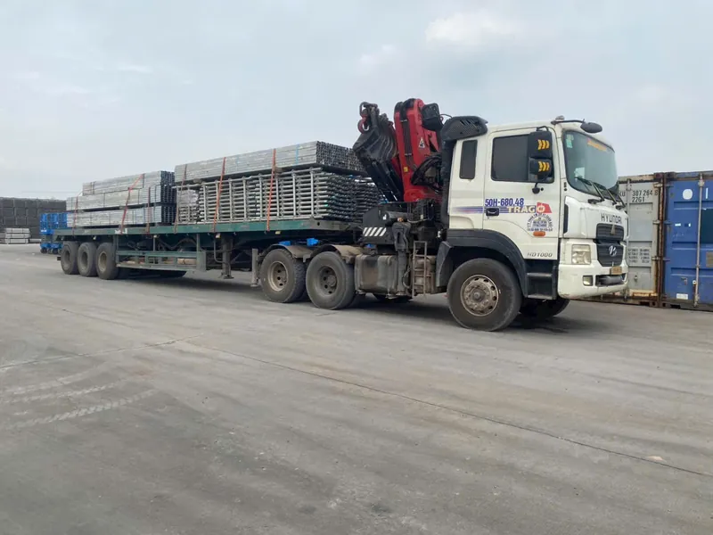Xe đầu kéo đội xe Tuấn Kiệt